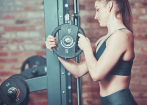 How to do Smith Machine Hip Thrusts the Right Way | Fitness Drum